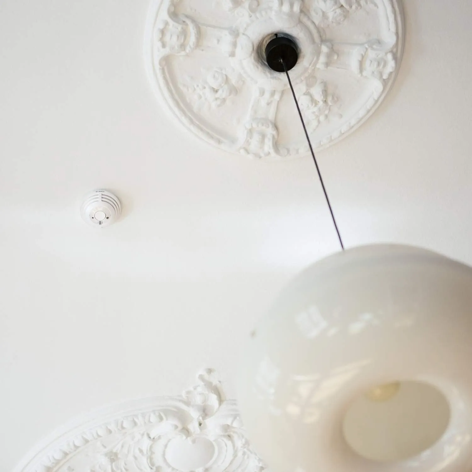 Bosch Smart Home Smoke Detector - White