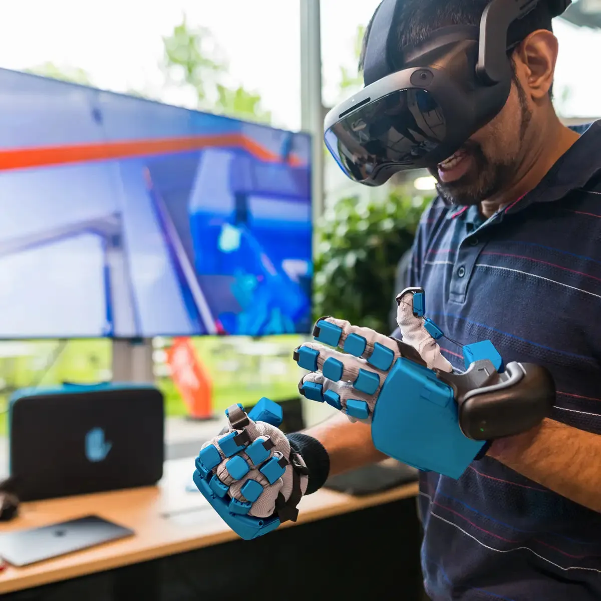SenseGlove Nova Blue | Haptic Virtual Reality Gloves